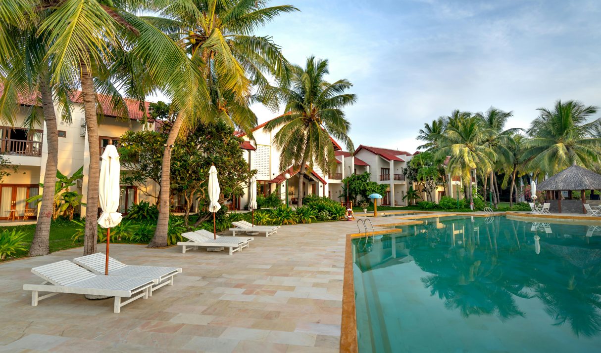 Why Choose Sunshine Resorts & Spa for Your Stay